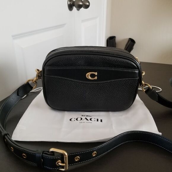 Coach Handbags - Coach Leather Crossbody